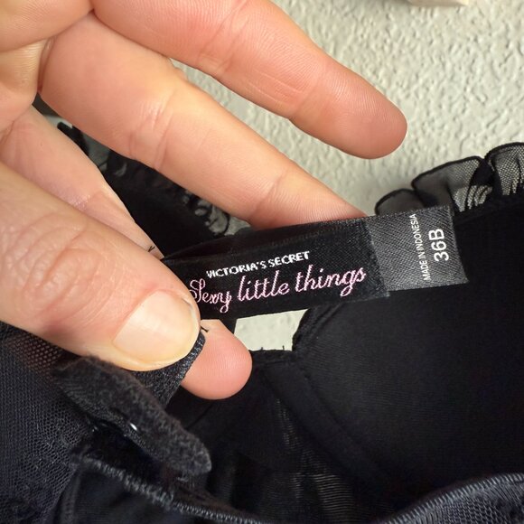 Vintage Y2K Victoria’s Secret Sexy Little Things lingerie with garter straps - Picture 4 of 7
